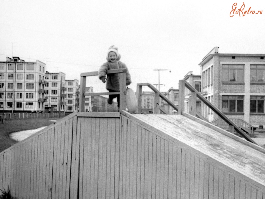 Санкт-Петербург - Ленинград, пр.Космонавтов/Бассейная, двор, 1964