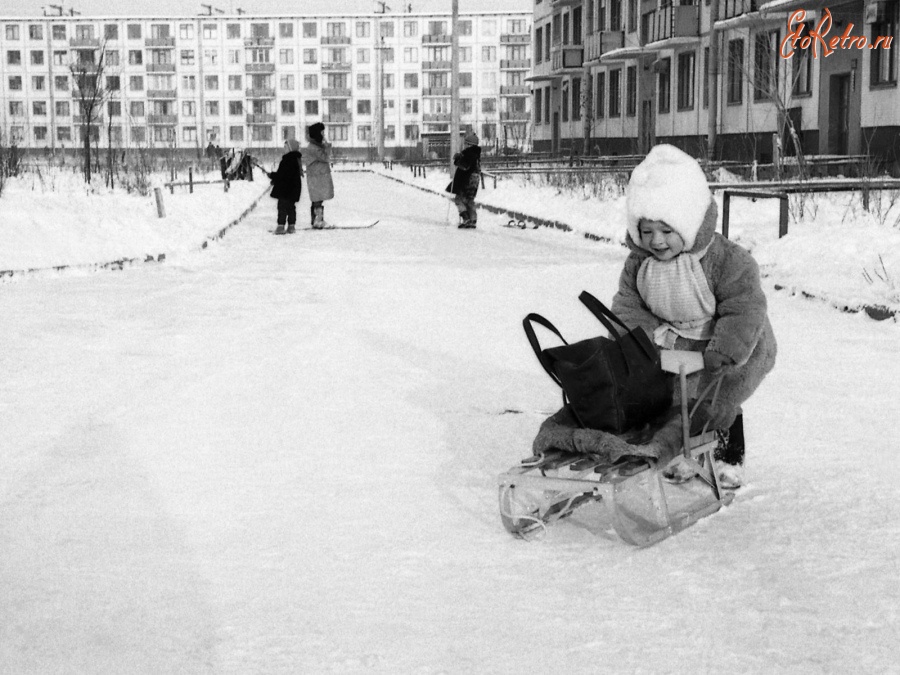 Санкт-Петербург - Ленинград, Космонавтов/Бассейная, двор, 1965