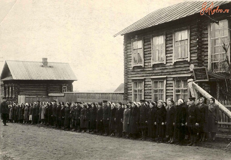 Ижевск - Курсы медицинских сестер перед отправкой на фронт
