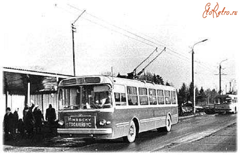 Ижевск - Пуск первого троллейбусного маршрута. Остановка Школьная 1968