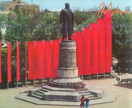 Грозный - Грозный-Памятник вождю революции