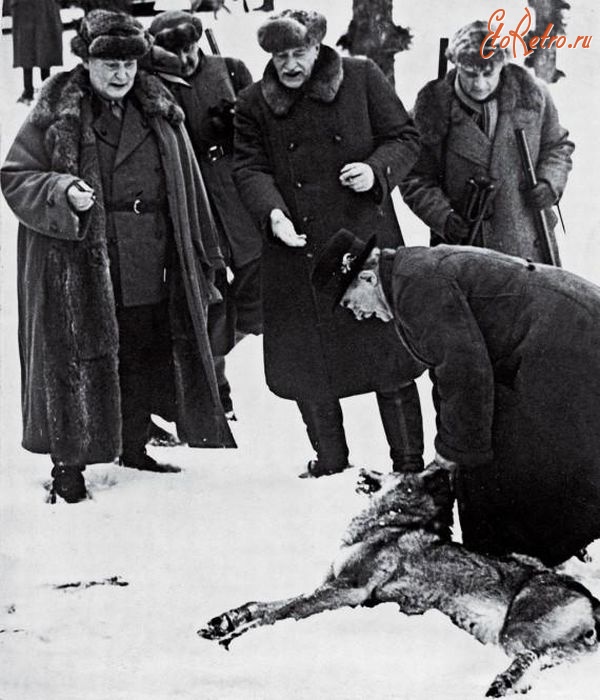 Польша - Беловежская пуща. Президент Польши Игнаций Мощицкий и Герман Геринг на охоте.