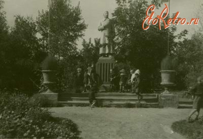 Чебоксары - Памятник И.В.Сталину в парке Н.К.Крупской