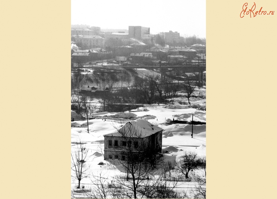 Чебоксары - Конец зимы 1978-1979 годов. Вид с западного косогора на дом Зелейщикова