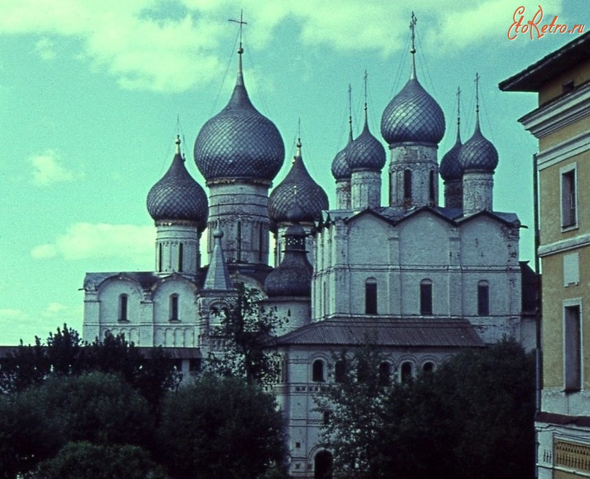 Ростов - Успенский собор и церковь Воскресения