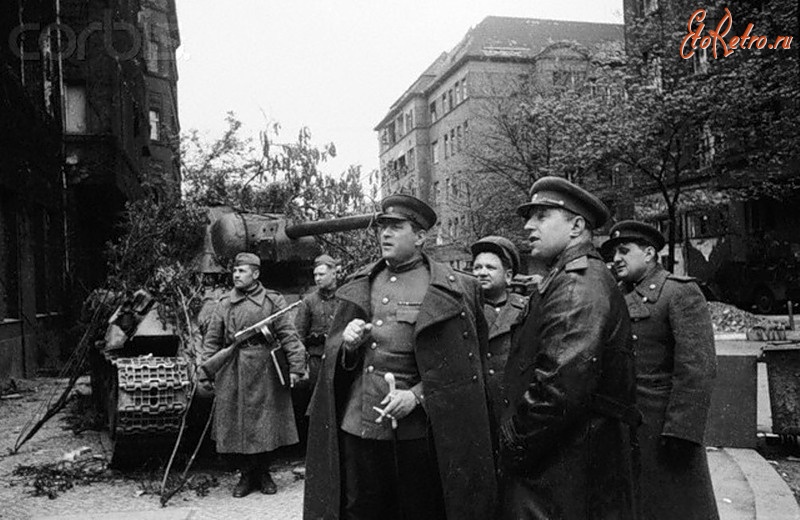 Берлин - Советские войска в Берлине.
