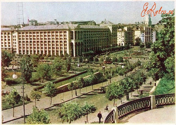 Киев - Киев.  Улица Октябрьской революции (Институтская).