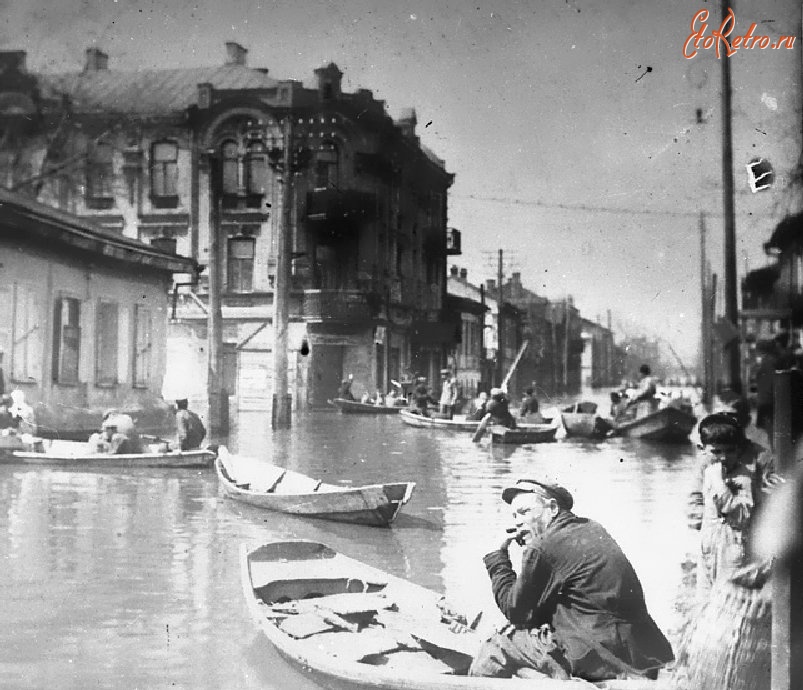 Киев - Київ.  Кут вулиць Щекавицької і Межигірської. Повінь в 1931 році.