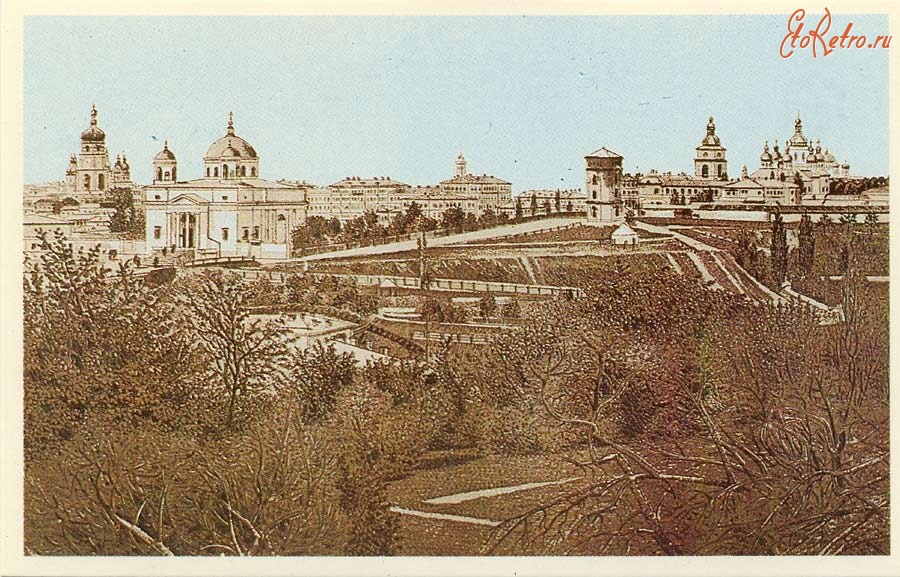 Киев - Київ.  Костел Святого Олександра (ліворуч), Михайлівський Золотоверхий монастир (праворуч).