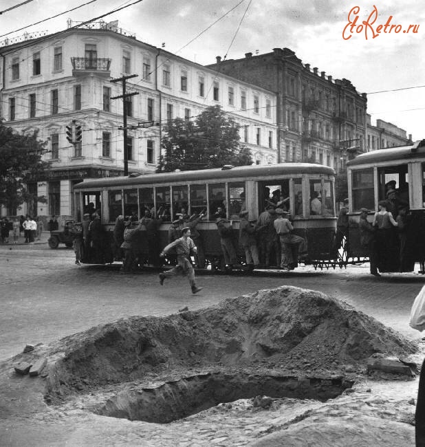 Киев - Київ 1947 року очима американського фотографа Роберта Капи.