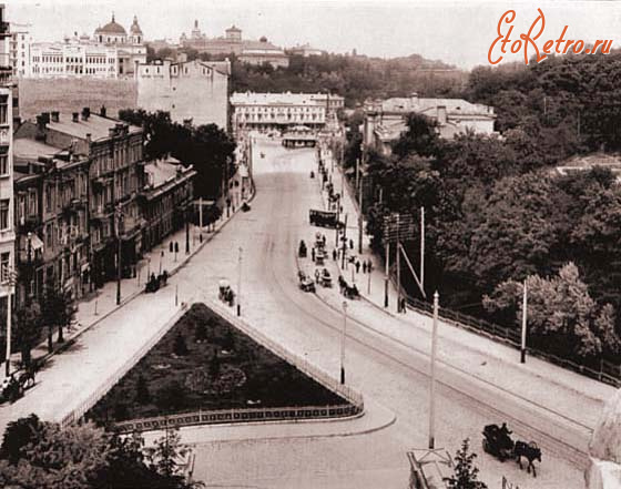 Киев - Київ.  Вид на вулицю Олександрівську.