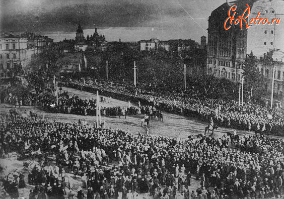 Киев - Київ.  Прогодошення Акту Злуки українських земель на Софійській  площі, 22 січня 1919 року.