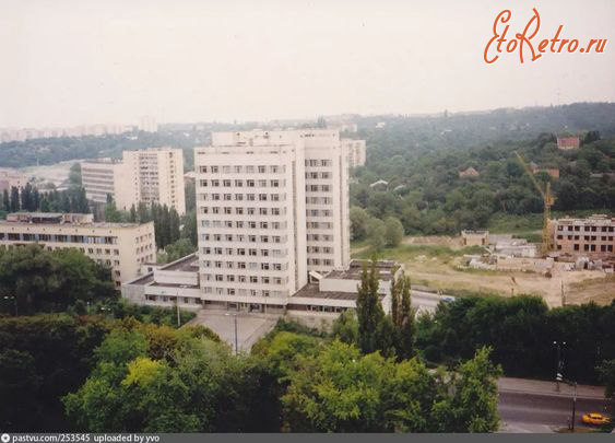 Киев - Киев.  Вид на больницу №10.