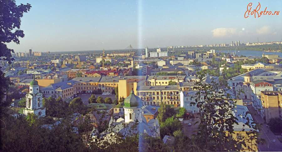 Киев - 2005 год. Украина. Киев. Замковая гора. Вид на Подол.