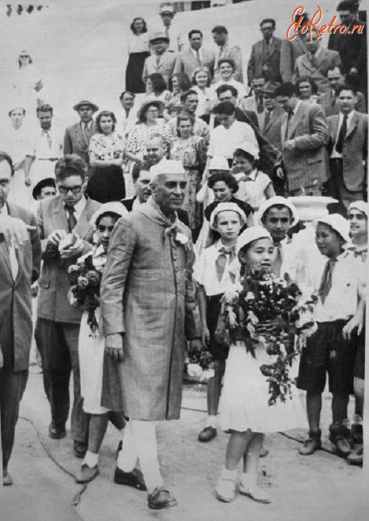 Гурзуф - Премьер-министр Индии Джавахарлал Неру в Артеке. СССР, 5 июня 1955 г.