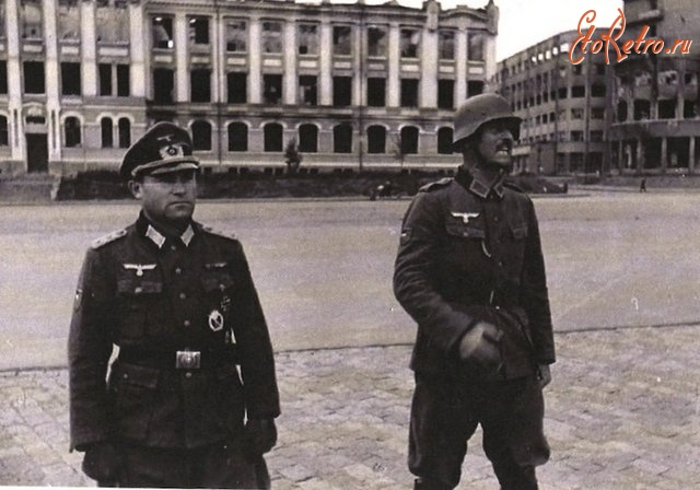 Харьков - Слева - командир 198-го грузинского полевого батальона капитан Шульц.
