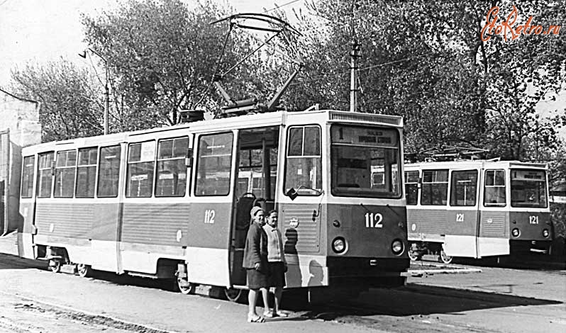 Макеевка - Первые трамваи КТМ-5 в депо