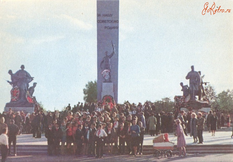 Брянск - Открытие памятника воинам Советской Армии и партизанам