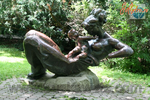 Трускавец - Трускавець.  Скульптура в курортому парку.