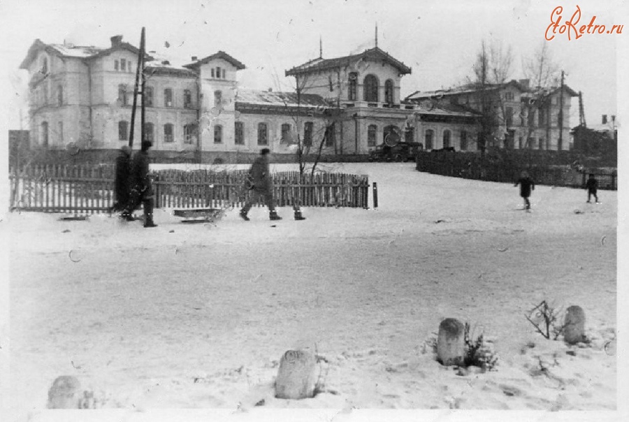 Кременчуг - Кременчуг Привокзальная площадь и вокзал 1942 г., январь