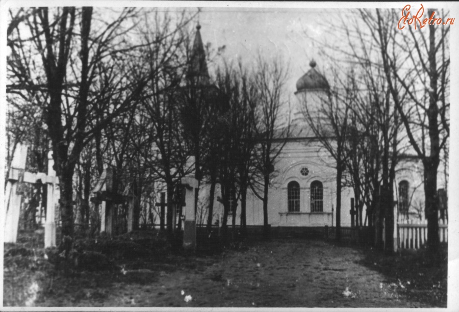 Кролевец - Церковь на входе в кладбище.