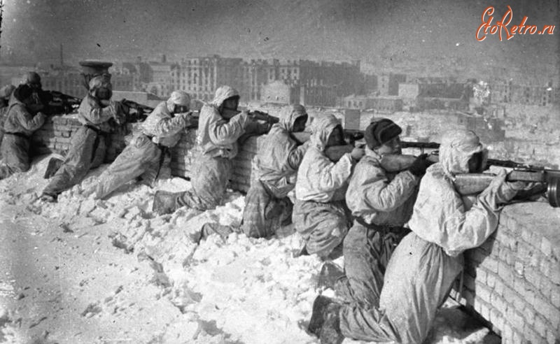Волгоград - Советские солдаты в маскхалатах