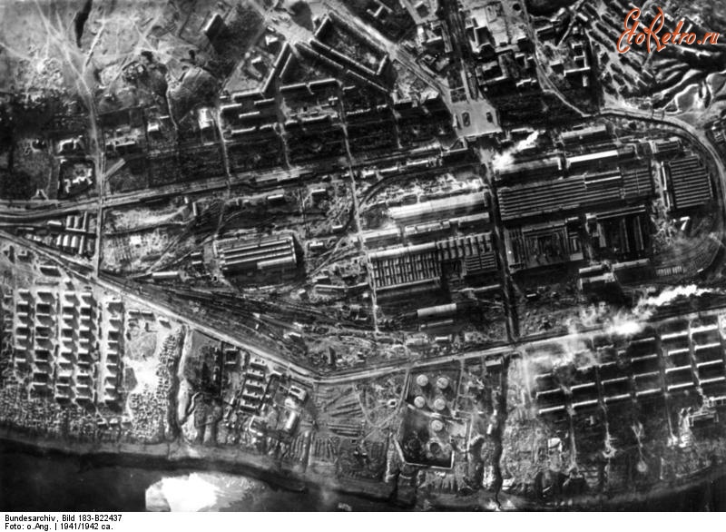 Волгоград - Завод и окружающая территория во время Сталинградской битвы. Съемка Люфтваффе 17 октября 1942 года