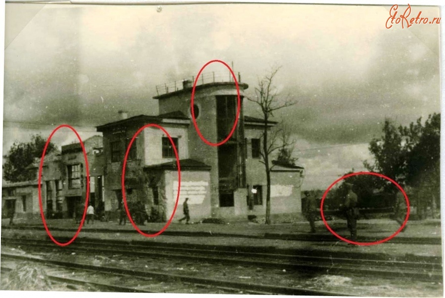 Барвенково - Разрушенный железнодорожный вокзал станции Барвенково во время немецкой оккупации 1941-1943 гг в Великой Отечественной войне