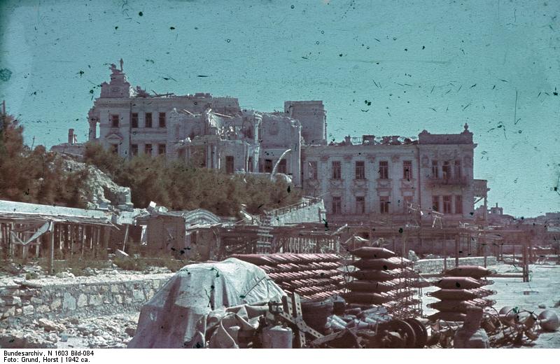 Севастополь - Разрушенный Дворец пионеров на Приморском бульваре