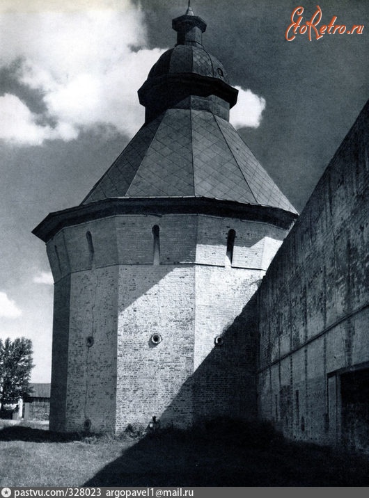 Вологда - Спасо-Прилуцкий монастырь. Северная угловая башня