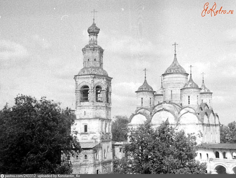 Вологда - Вид на колокольню и Спасский собор