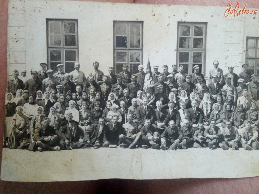 Лунинец - Собрание у стен вокзала Лунинец Фото 1930