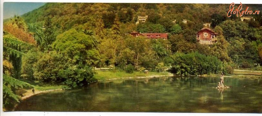 Республика Абхазия - Гагра. У гостиницы ГАГРИПШ - 1969 г