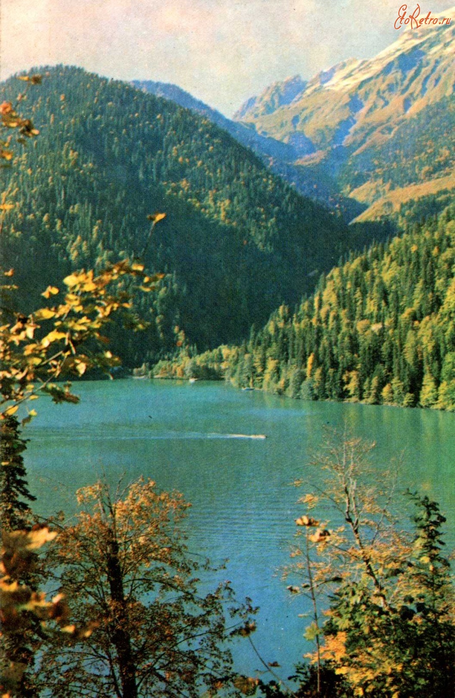Республика Абхазия - Озеро Рица. Осень.