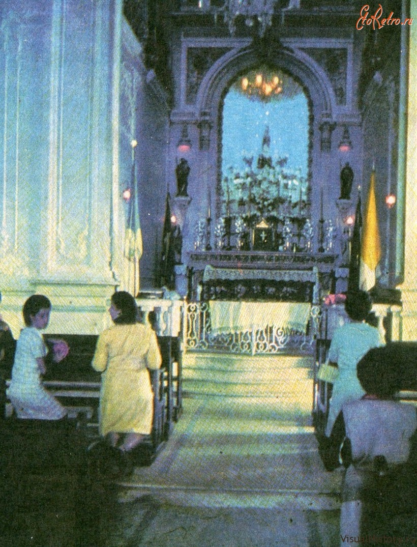 Бразилия - 1974. Рио-де-Жанейро, Бразилия. Внутренний вид католического собора.
