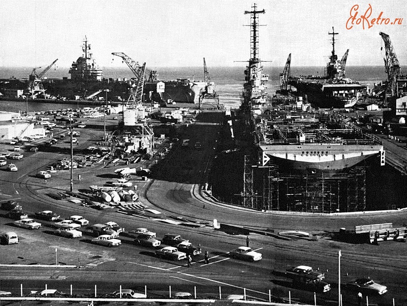 Соединённые Штаты Америки - Essex-class carriers at San Francisco Naval Shipyard in 1957Public Domainview terms США,  Калифорния,  Сан-Франциско