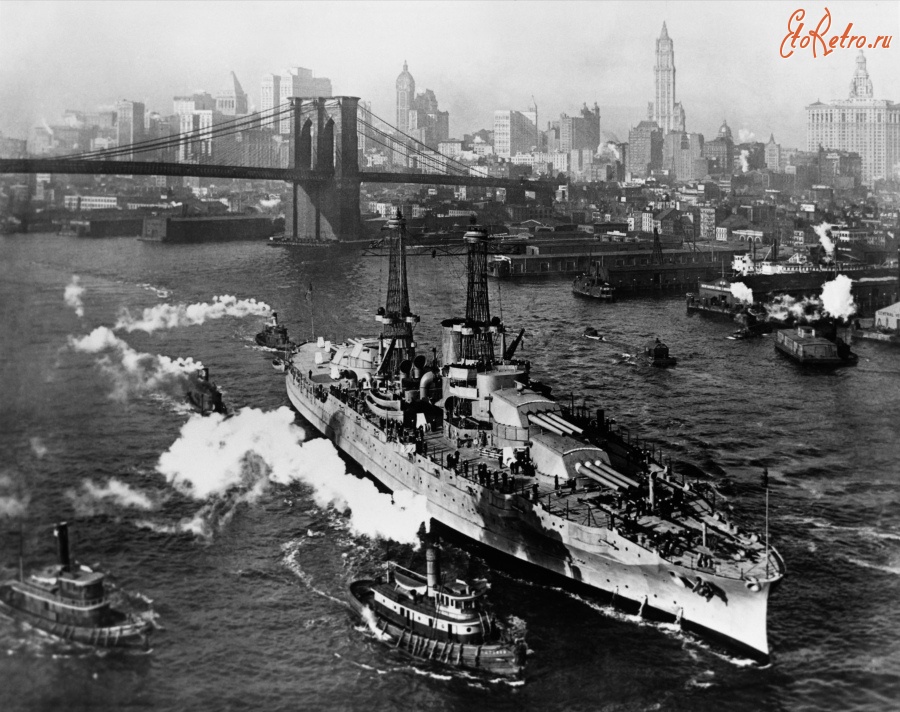 Нью-Йорк - USS Arizona in New York City - США, Нью-Йорк (штат), Нью-Йорк, Бруклин