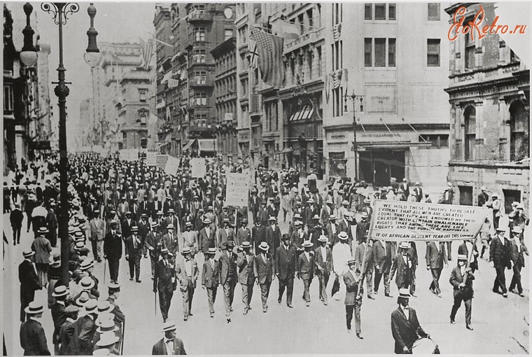 Нью-Йорк - Манхэттен. Пятая Авеню. Демонстрация, 1917