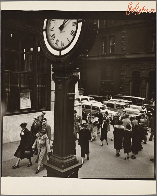 Нью-Йорк - Манхэттен. Пятая авеню и 44-я улица, 1938