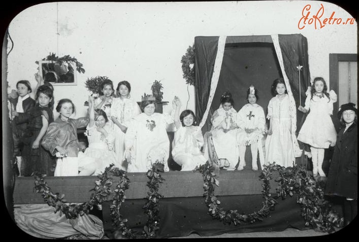 Нью-Йорк - Рождественский концерт в Ггринвич-Виллидже, 1913