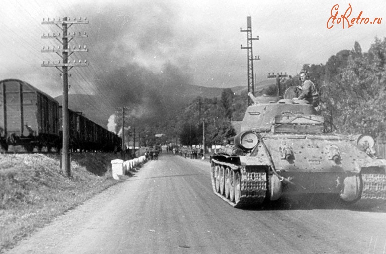 Румыния - Советские воинские части направляются к линии фронта