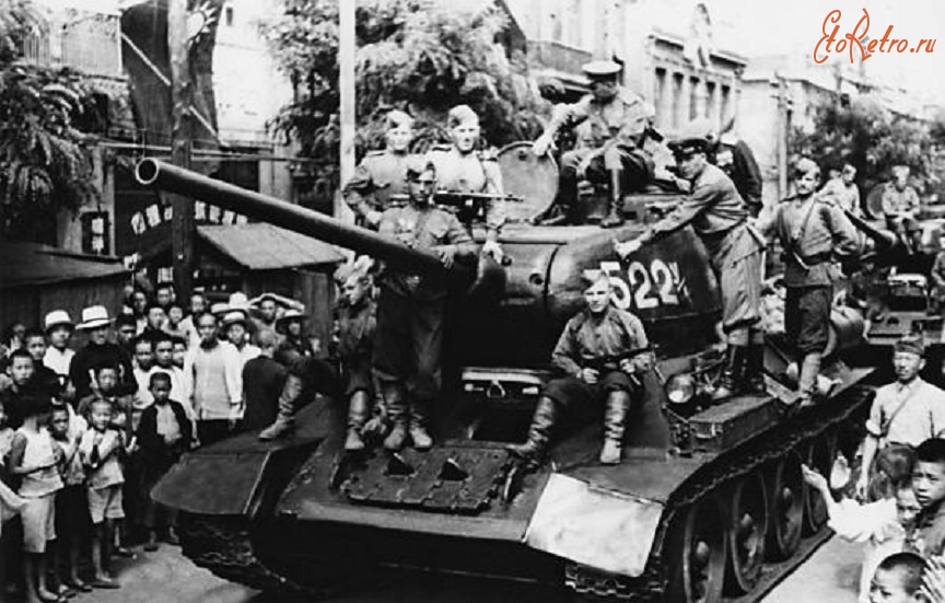 Китай - Танки 7-го механизированного корпуса вступают в Дайрен. 24 августа 1945 года