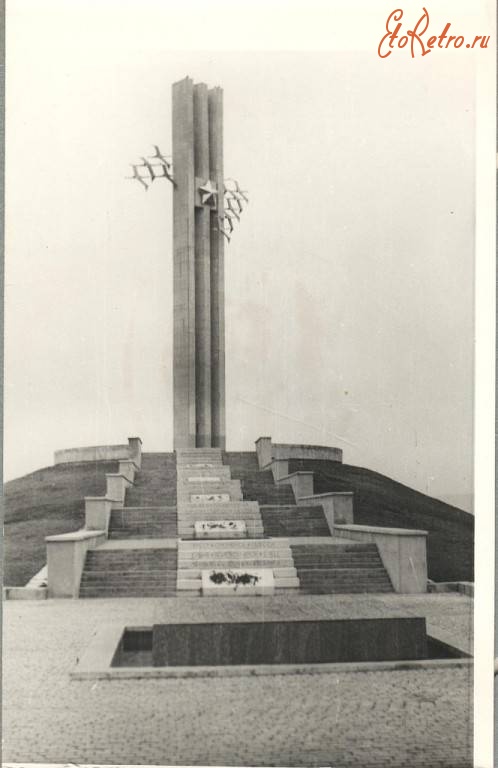 Саратов - Памятник 