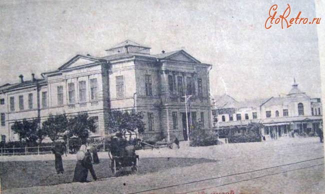 Саратов - Радищевский музей и новый гостиный двор