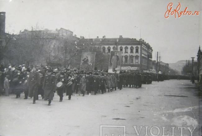 Саратов - Суворовцы на параде 7 ноября 1946 г.