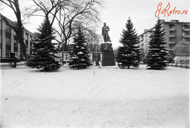 Саратов - Памятник В.И.Ленину на пл.Ленина