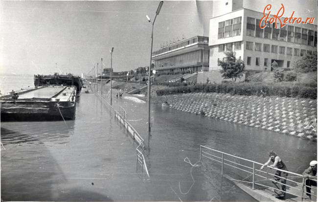 Саратов - Набережная в паводок 1979 г.