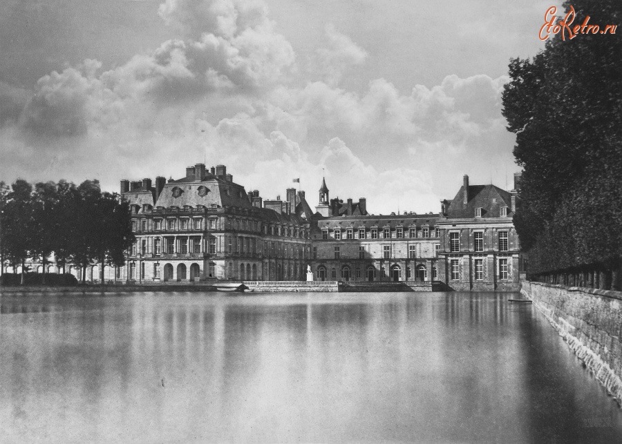 Франция - Castle reflecting in the water by Франция,  Иль-де-Франс
