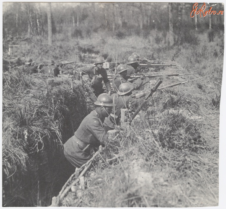 Франция - Солдаты 369-го пехотного полка в окопах Франции, 1918
