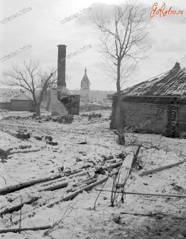 Тарутино - 1941 год. Разрушенное немцами село Тарутино.
